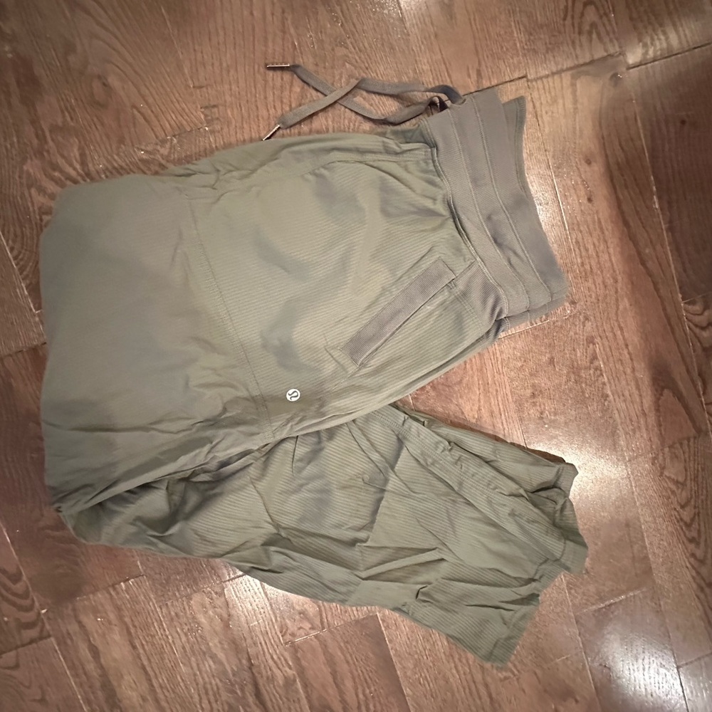 Lululemon dance studio pant